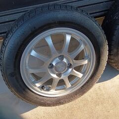 未使用、１６５-７０-１４のアルミホイール付きスタッドレスタイヤを売りますの画像