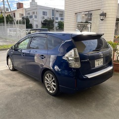 プリウスαの画像