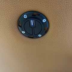 ニトリ 本革厚革 電動リクライニング2人掛けソファの画像