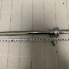 バーベルシャフト（握り部分に錆あり）の画像