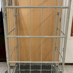 カゴ台車の画像