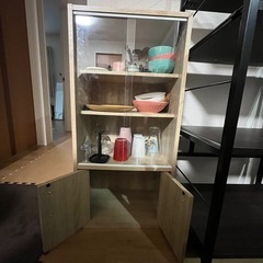 食器棚の画像