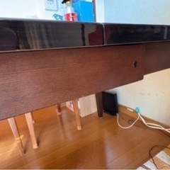 ダイニングテーブルの画像