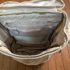 12/27お引き取りお値段交渉あり。ADIDAS adidas OPSバックパック　ベージュバックパックの画像