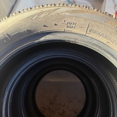 ブリヂストン社製スタッドレスタイヤの画像