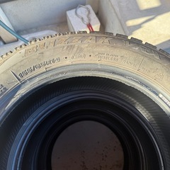 ブリヂストン社製スタッドレスタイヤの画像