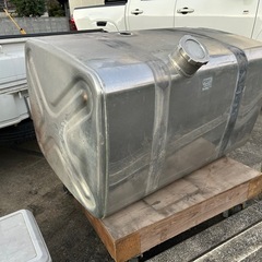 ステンレス燃料タンクの画像