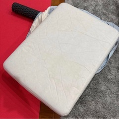 IKEA エークトルプ　オットマンの画像