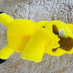 ピカチュウ　ぬいぐるみの画像