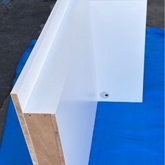 白の長机｜モデルルーム備品｜配線穴付き｜シンプルデザインの画像