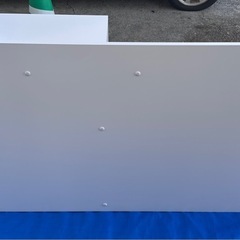 白の長机｜モデルルーム備品｜配線穴付き｜シンプルデザインの画像