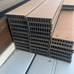 人工樹脂　ウッドデッキ床材の画像