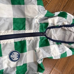 100ウインドブレーカー2点まとめて使用感ありの画像