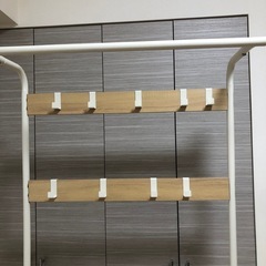  シューズラック コートハンガー ラックとハンガーの組み合わせ ベンチ付き 洋服帽子掛け 物置き 多機能収納ラック 72×33.7×183cm HSR40W
の画像