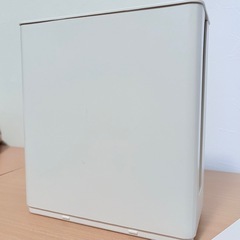 ルーター収納BOX 　山崎実業(Yamazaki) 重ねられる スリム 蓋付き ルーター収納 ケース ホワイト 約W9.7XD20.2XH22.2cm スマート テレビ裏収納 スタッキング可 4913の画像