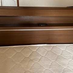 【27.28日中に引取り希望！値下げ有！】マットレス付きダブルベッド！の画像