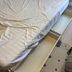 セミダブルベット　マットレス付きの画像