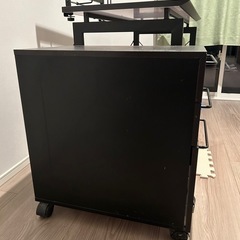 [運び出しご自身で可能な方]デスク
 の画像