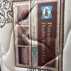 ダブルベッドフレーム　ベッドマットレス付きの画像