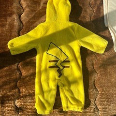 西松屋　フリース防寒コンビドレス（ピカチュウ）の画像