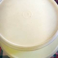 大サイズのタッパーウェア２個の画像