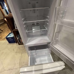 MR-P15EC 146L 冷蔵庫　冷凍庫の画像