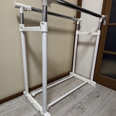 長さ調節ができる洗濯物ラックの画像