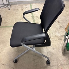 ¥0/09/オフィスチェア/椅子/肘掛け付き/キャスター付き/ブラックの画像