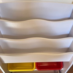 絵本ラックの画像