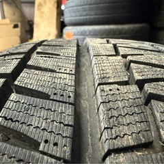 205/60R16 スタッドレス　アイスパートナー2 23年製　ホイール付き4本セット　バリ溝！の画像