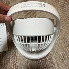 電気代節約💰充電式ミニサーキュレーター美品の画像