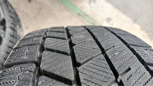 話中/165/65R14 22年製スタッドレス　ブリヂストンVRX3 ホイール付き4本セット