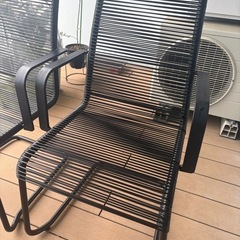 IKEAヴェスマン チェア アームレスト付き 屋外用, ブラック2個の画像