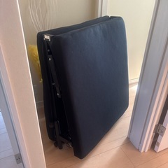 【お譲り先決まりました】折りたたみベッドの画像