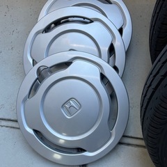 軽バンタイヤホイールキャップ4本の画像