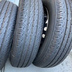 軽バンタイヤホイールキャップ4本の画像