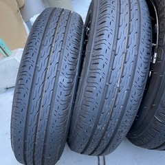 軽バンタイヤホイールキャップ4本の画像