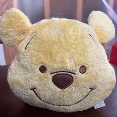 プーさんのふわふわクッションの画像