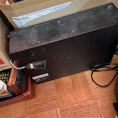 スーツケース、クリアケース５個、パソコンモニターの画像