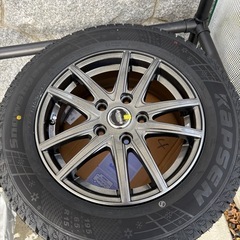15インチホイール付きスノータイヤ新品の画像