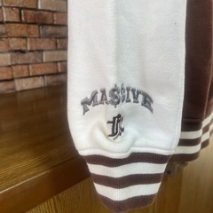 FREAKY MASSIVE メンズパーカーの画像