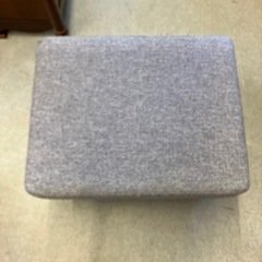 サ2512-333 オットマン スツール グレー ファブリックタイプ 毛玉日焼け有りの画像