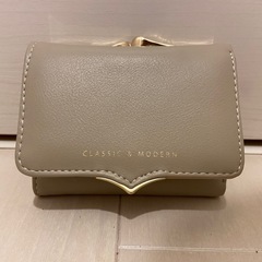 ❣️無料❣️CLASSIC & MODERN 三つ折り財布の画像