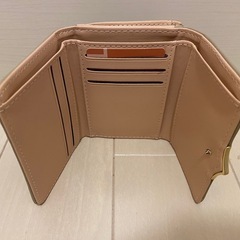 ❣️無料❣️CLASSIC & MODERN 三つ折り財布の画像