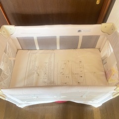 ベビーベッドの画像