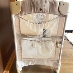 ベビーベッドの画像