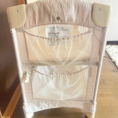 ベビーベッドの画像