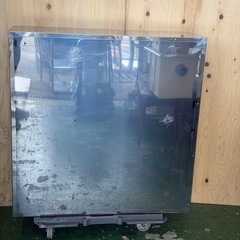 ガラス扉吊戸棚の画像