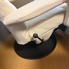 1人掛け リクライニングチェア　フットレス付きの画像