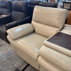 両側電動リクライニングソファの画像